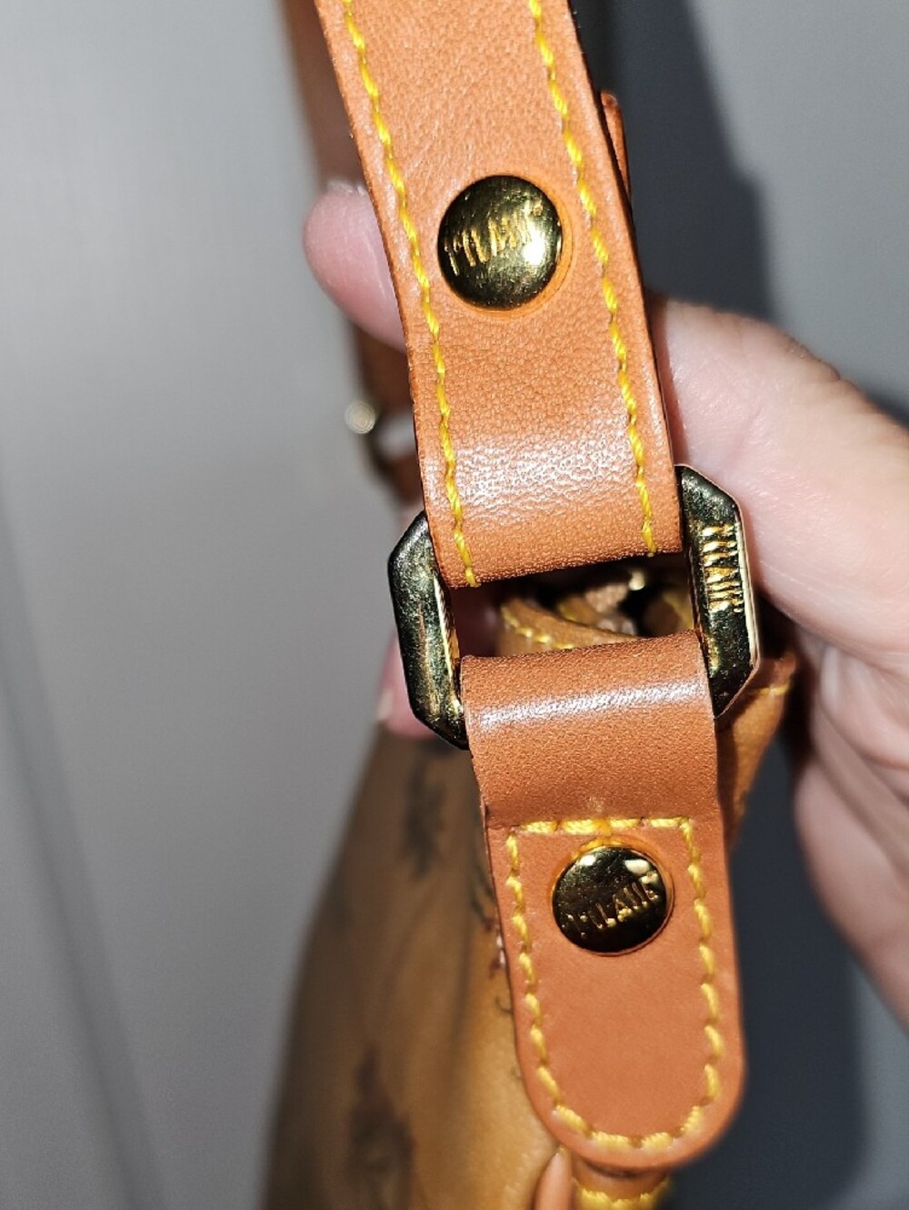 Alviero Martini 1' CLASSE Shoulder Bag in Tan and Brown - Picture 5 of 9